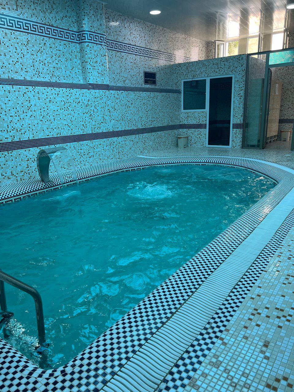 استخر خانوادگی المپیک