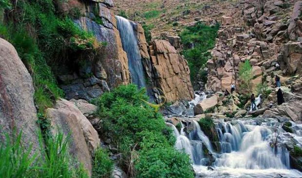 آبشار گنج نامه