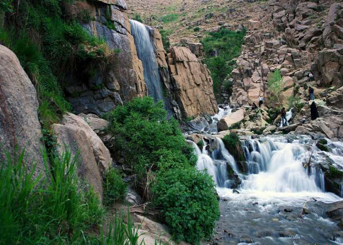 آبشار گنج نامه