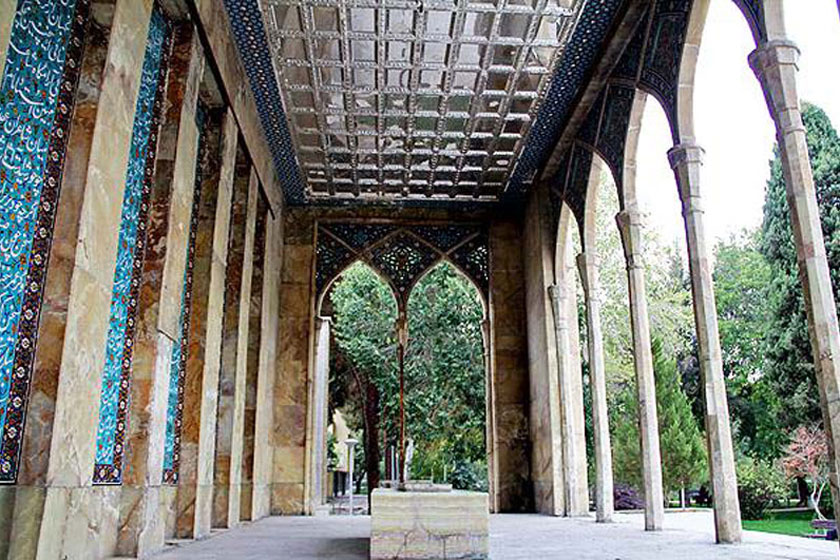 آرامگاه صائب تبریزی