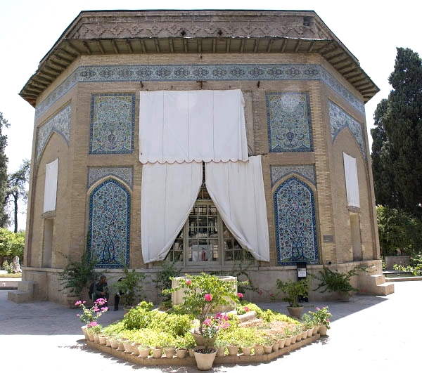 عمارت کلاه فرنگی شیراز