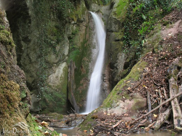 آبشار سرخه کمر