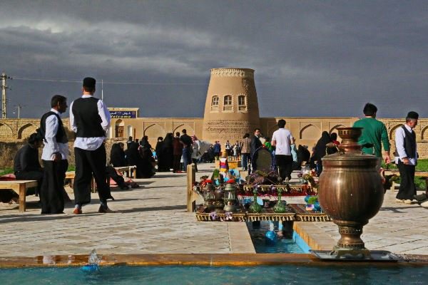 خانه باغ تاریخی شاکر