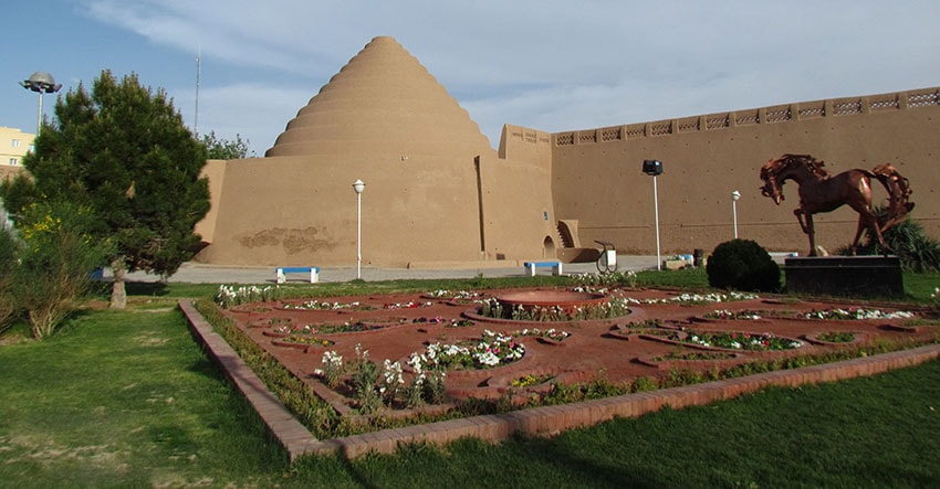 یخدان مؤیدی