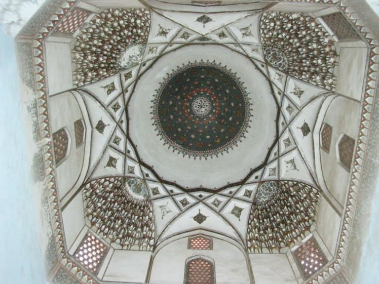 گنبد مشتاقیه