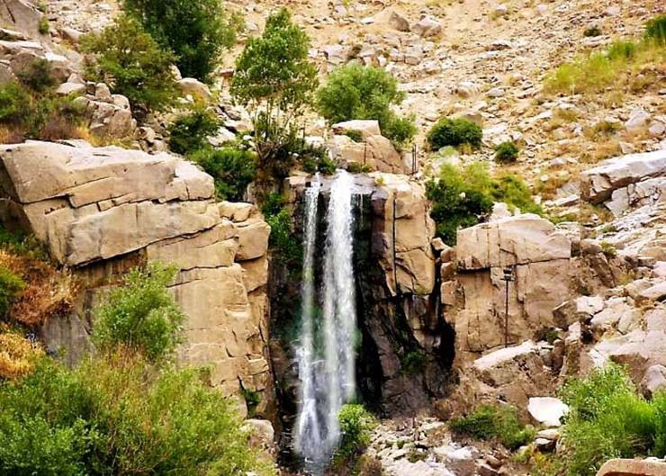 آبشار گنج نامه